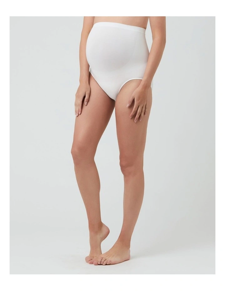 Seamless Briefs 3 Pack in White image 4