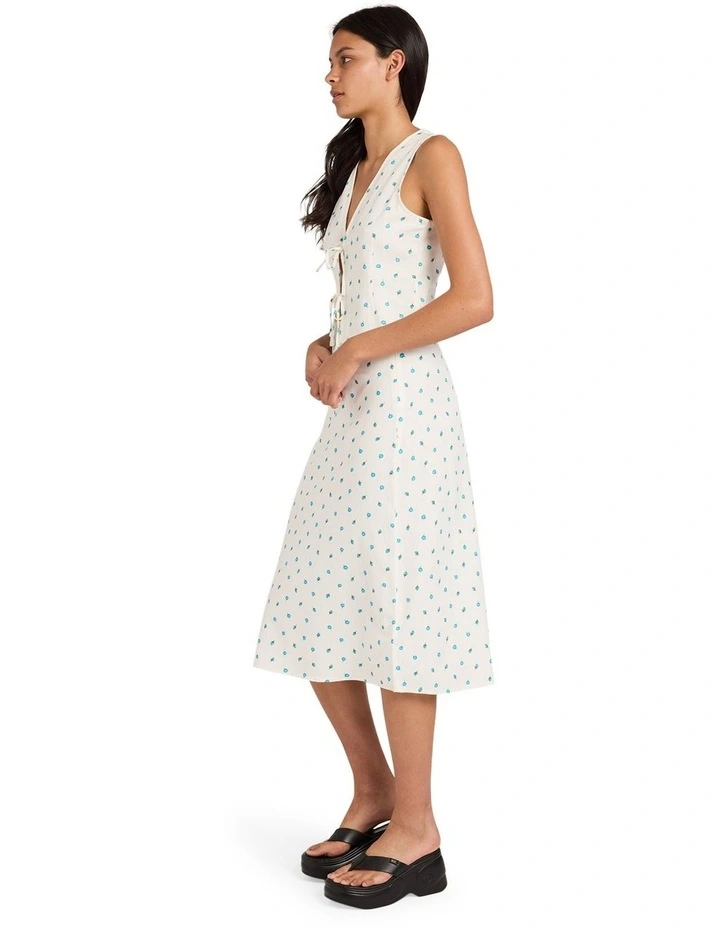 Rose Bud Annika Midi Skirt in White image 3