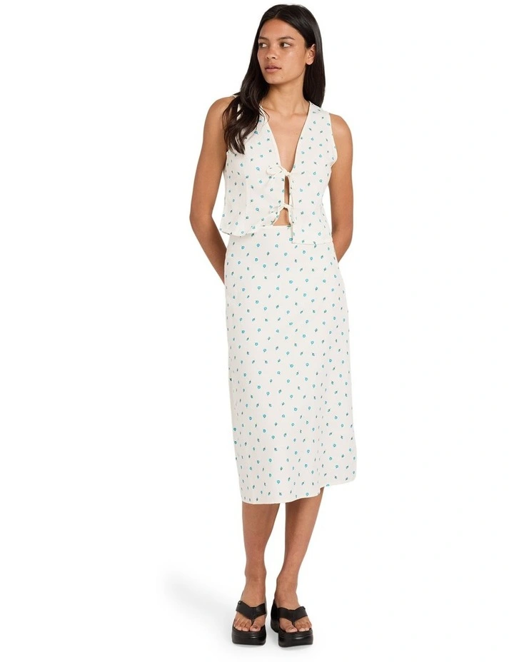 Rose Bud Annika Midi Skirt in White image 4