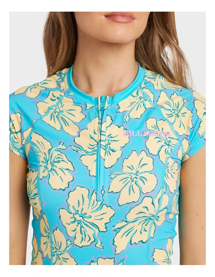 Tropic Shift Short Sleeve Rash Vest in Multi image 4