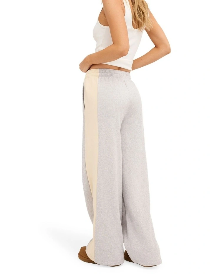 Get It Fleece Sweatpants in Heather Grey image 2