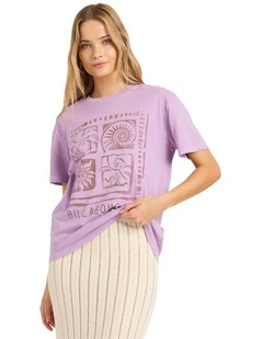 Reach High T-Shirt in Purple