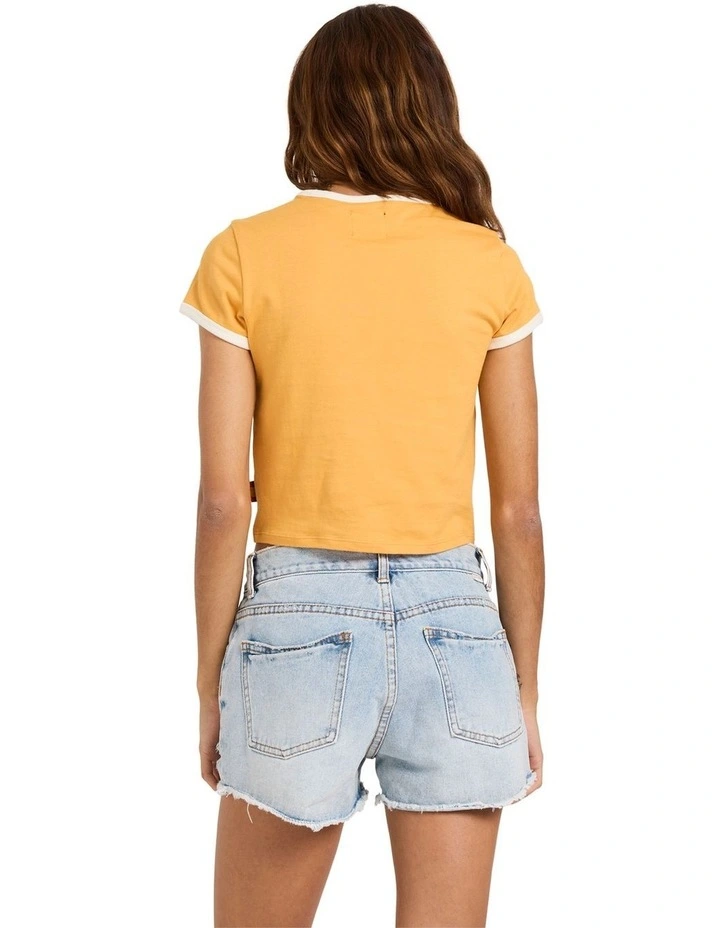 Otis Diamond T-shirt in Golden Yellow image 2