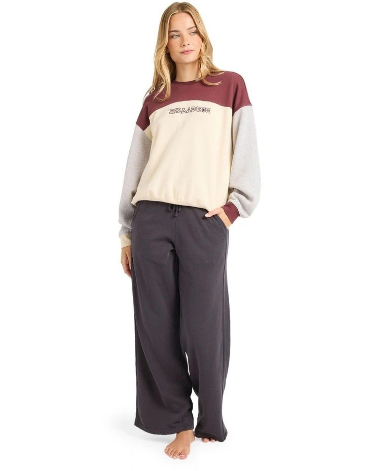 Get It Kendal Crew Neck in Green image 5