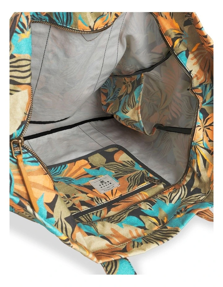 Poppins Playa Tote Bag in Blue image 4