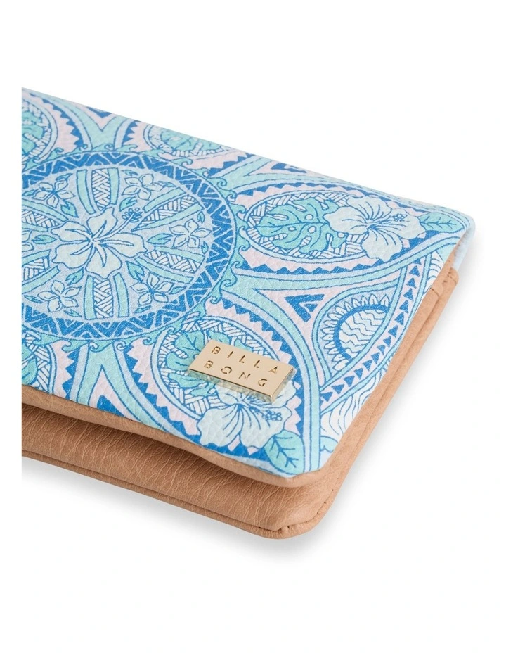 Tropical Rhapsody Bi Fold Wallet in Blue Horizon image 4