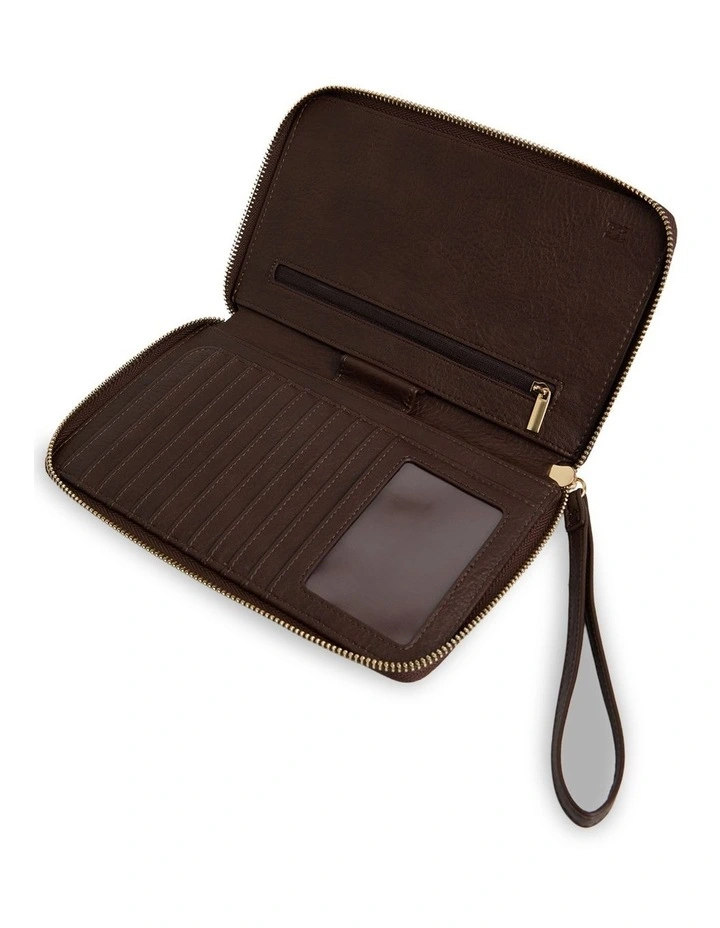 Travel Wallet 2.0 In Chocolate Brown image 3