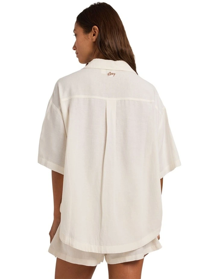 Hibiscus T-shirt in Egret image 2