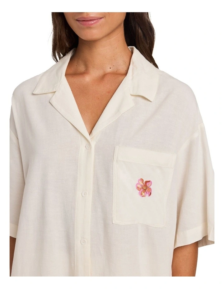 Hibiscus T-shirt in Egret image 4
