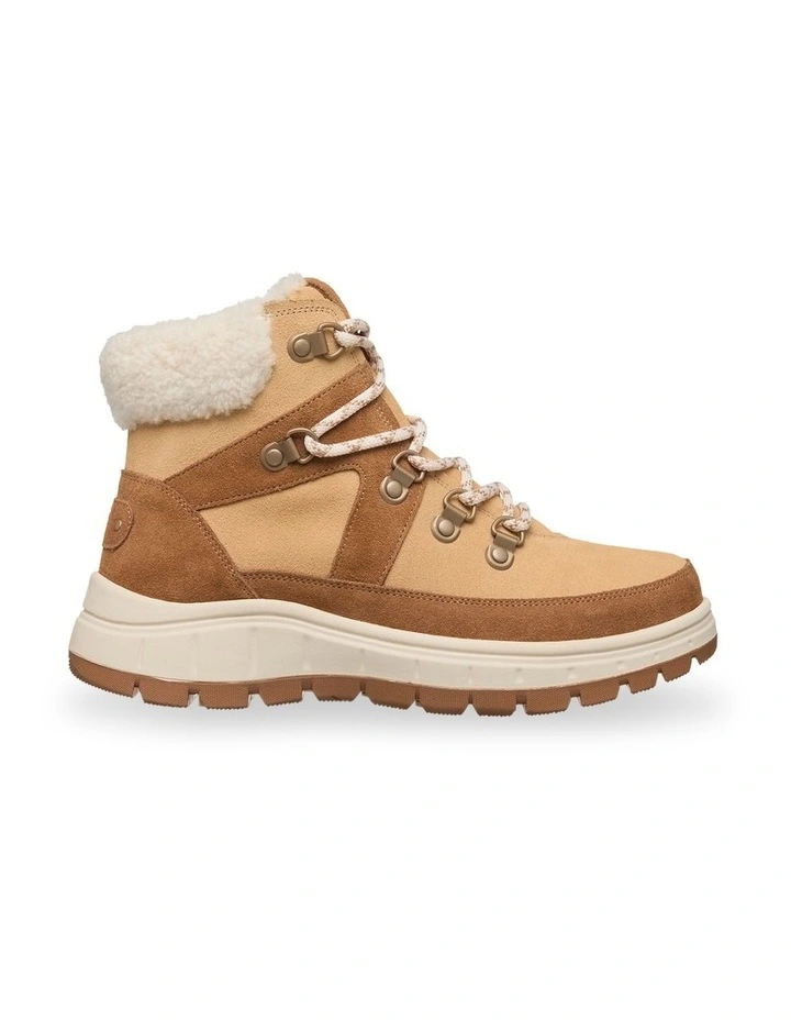 Alyah Snow Boots in Brown image 3