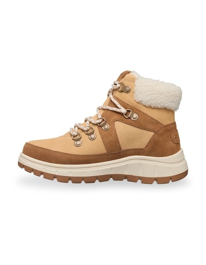 Alyah Snow Boots in Brown image 4