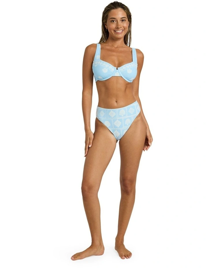 Shell Yeah Underwire D Cup Bikini Top in Blue image 5