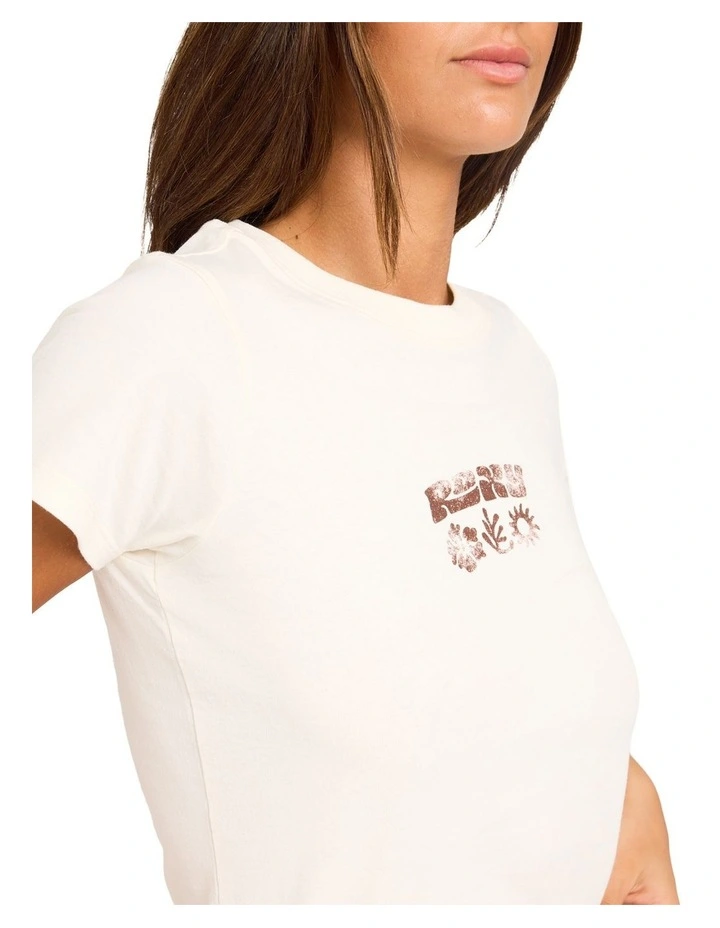 Cowrie Fitted T-Shirt In Cloud Dancer image 4