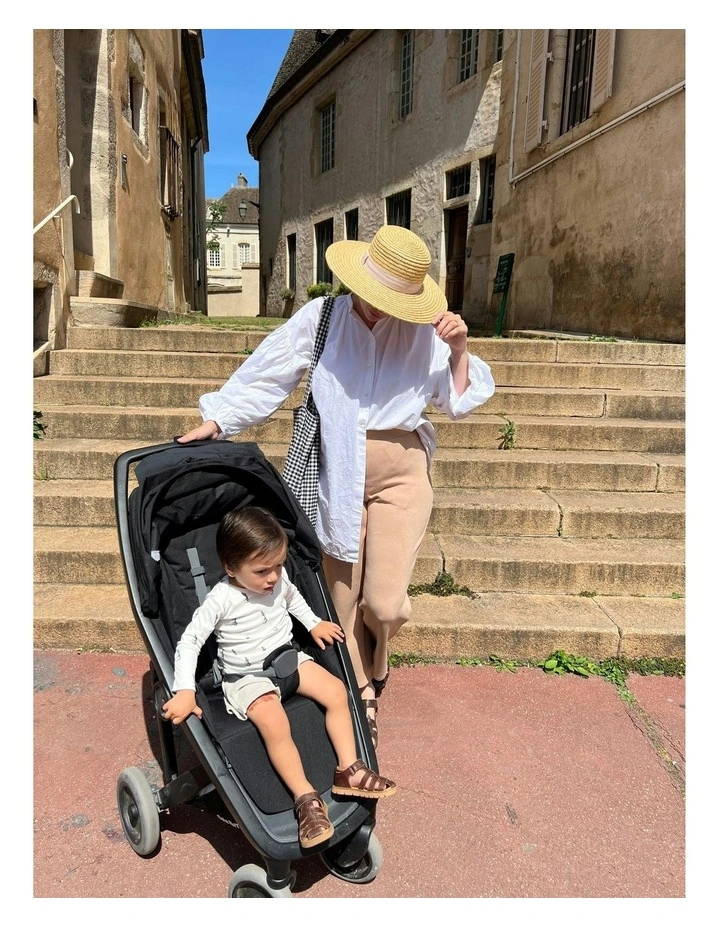 Classic Stroller in Black/Black image 3
