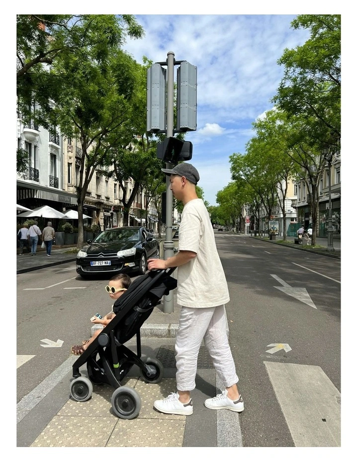 Classic Stroller in Black/Black image 7
