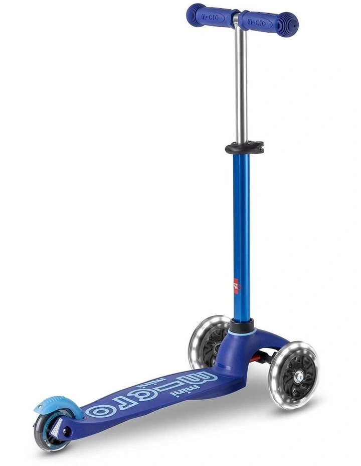 Mini Deluxe LED 3 Wheel Scooter in Blue image 4