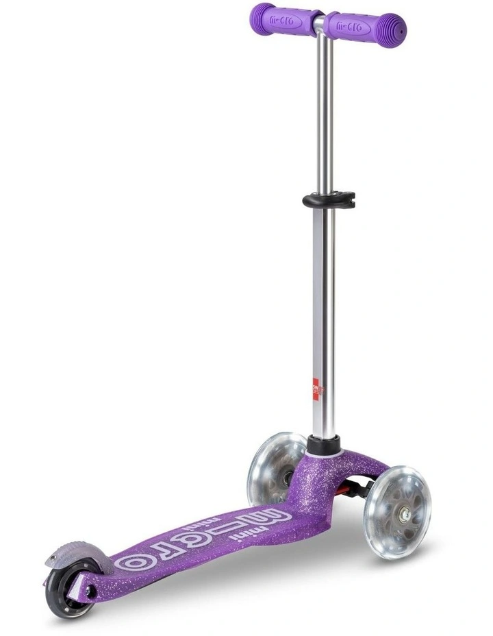 Mini Deluxe Glitter LED 3 Wheel Scooter in Purple image 4