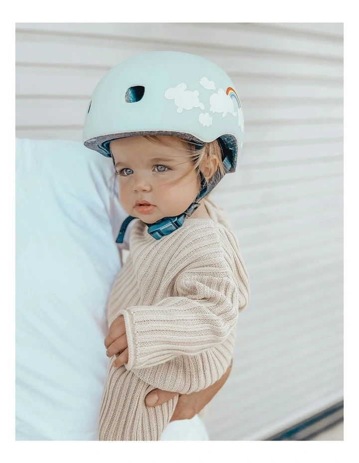 Bike Helmet in Green image 2