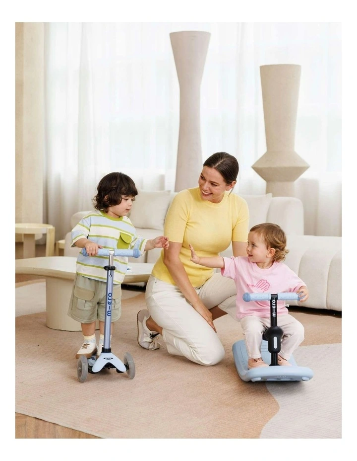 Rock & Go Mini Deluxe LED 3 Wheel Scooter image 3