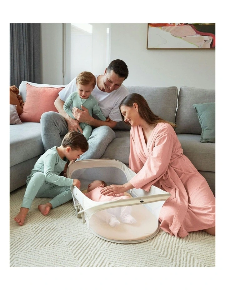 Easy Sleep Portable Bassinet in Ecru image 3