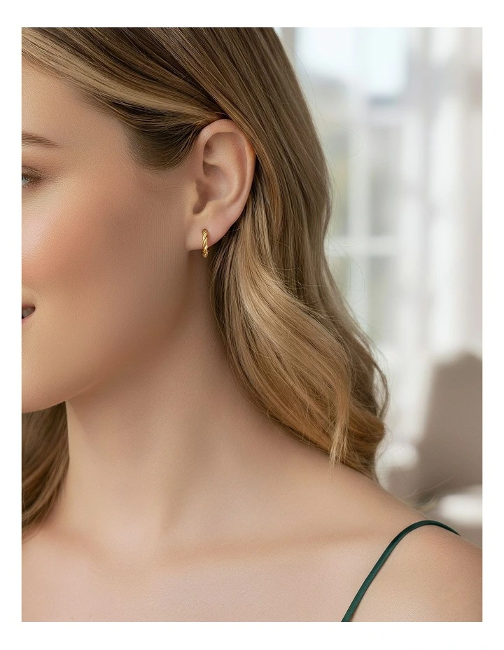 Minimalist Round Wave Twist Small Studs Earrings in Gold image 2