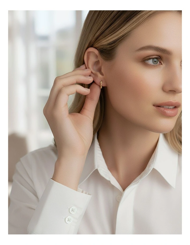 Minimalist Round Wave Twist Small Studs Earrings in Gold image 3