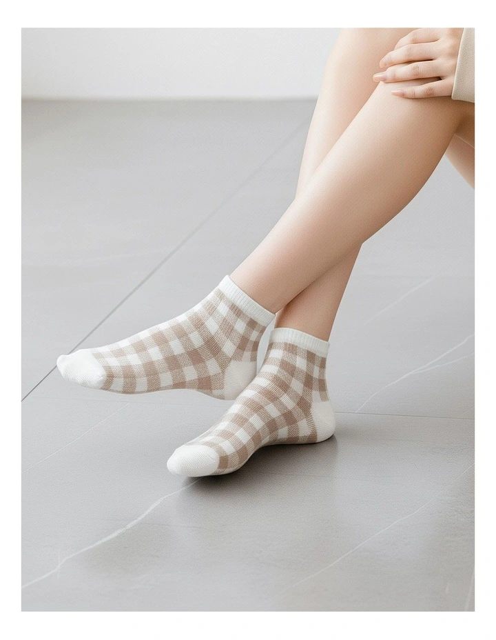 Anyfootwear Womens Ankle Socks 5 Pairs Size 5-9  Bear Cartoon, Striped & Solid Casual image 4