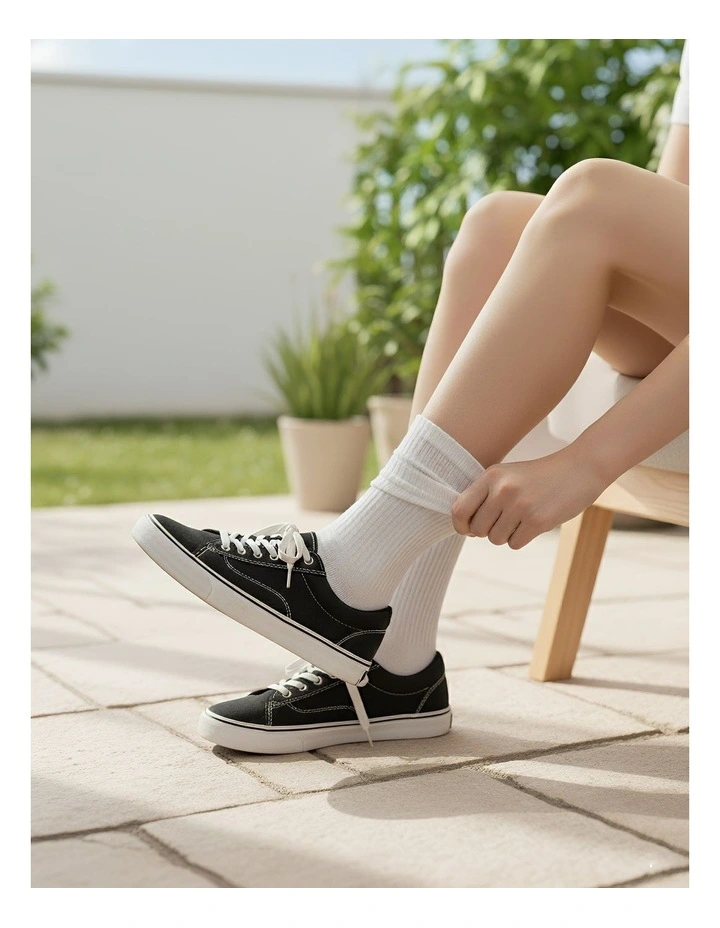Size 4-10 Sports Socks 5 Pairs in White image 5