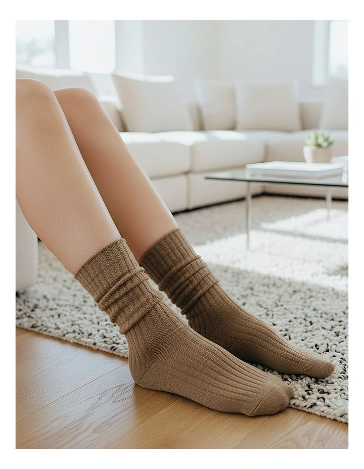 One Size 36-43 Retro Long Knitted Socks 5 Pairs in Khaki image 2