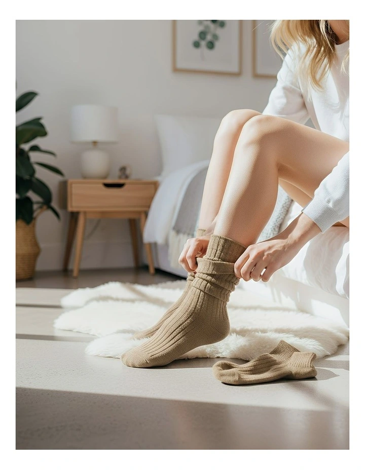 One Size 36-43 Retro Long Knitted Socks 5 Pairs in Khaki image 3