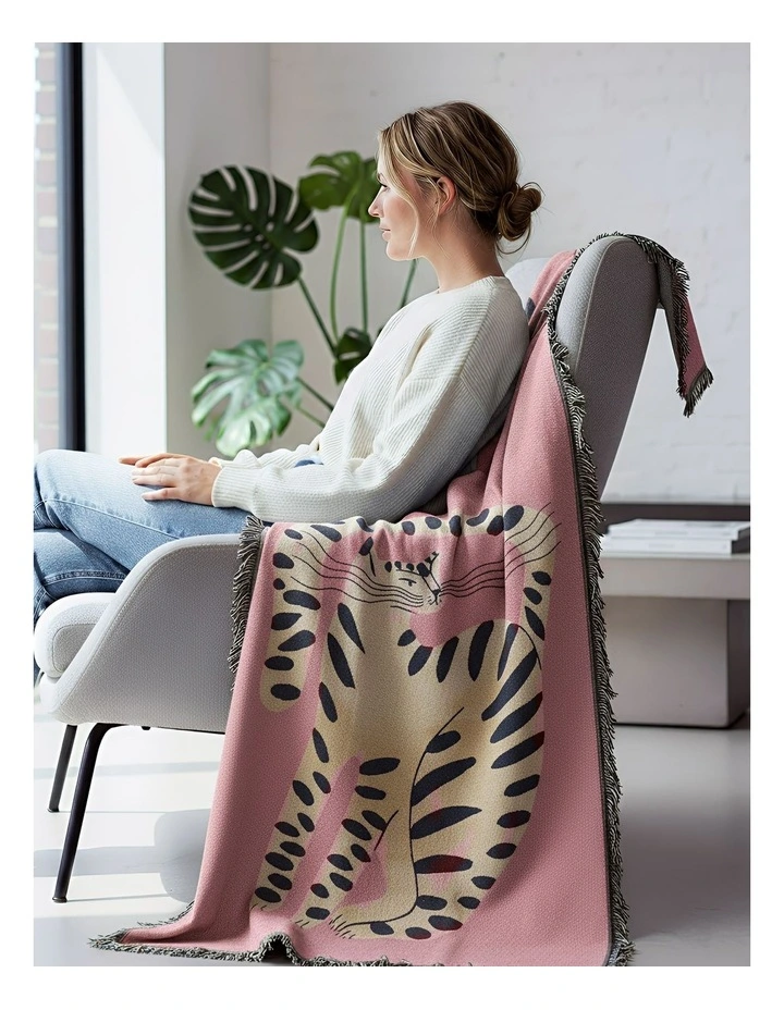 Throw Blanket in Pink image 5