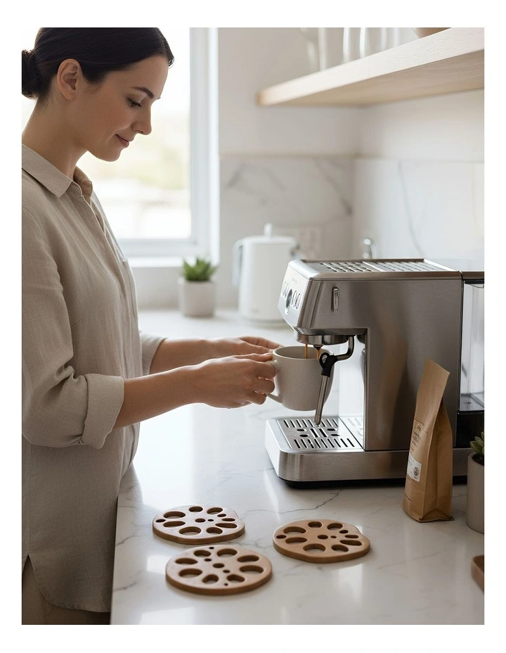 Wooden Coaster Mat 4 Pieces in Natural image 4