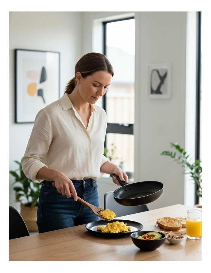 Wood Kitchen Spatula 2 Pieces in Brown image 3