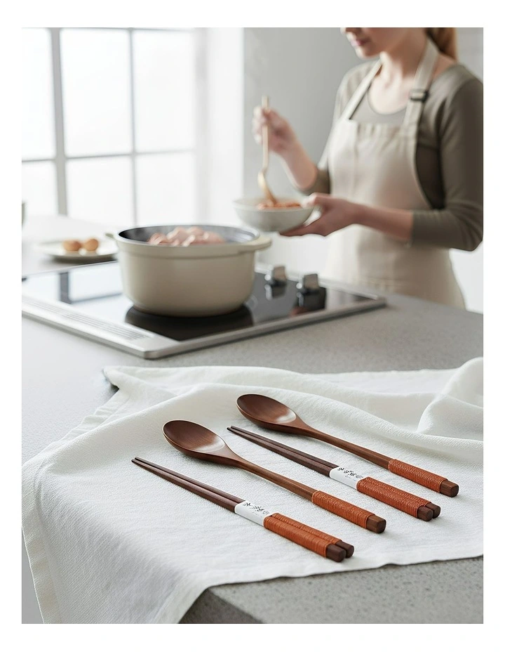 Wooden Chopsticks and Long Ladle Set 4 Pieces in Brown image 3