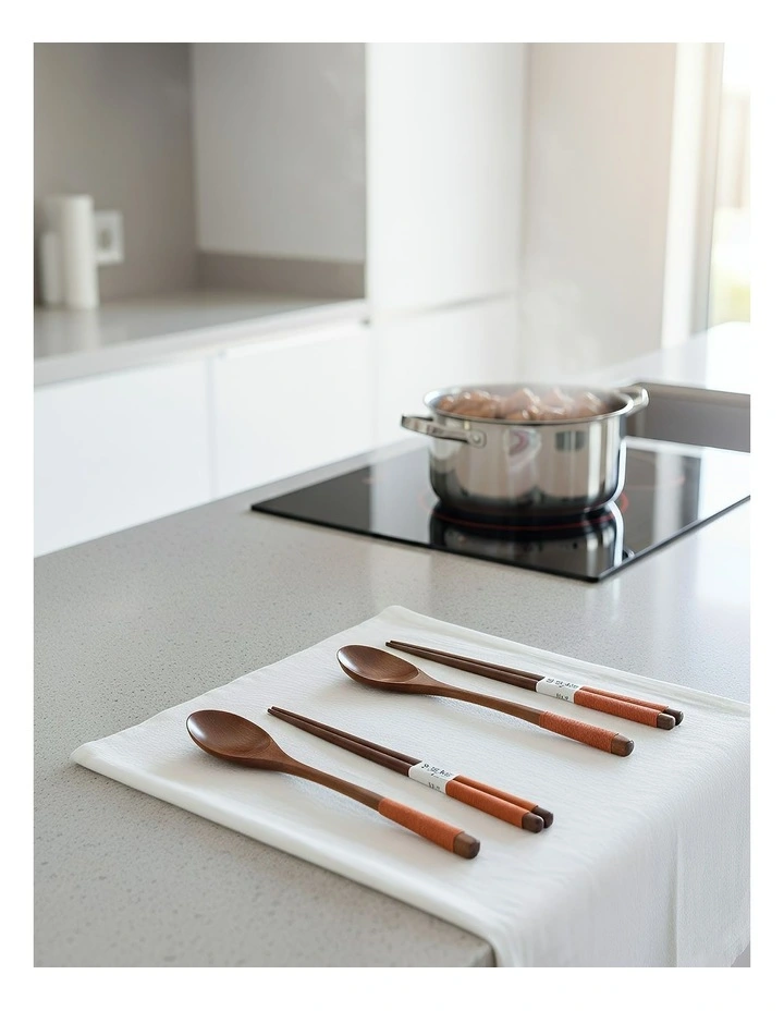 Wooden Chopsticks and Long Ladle Set 4 Pieces in Brown image 4