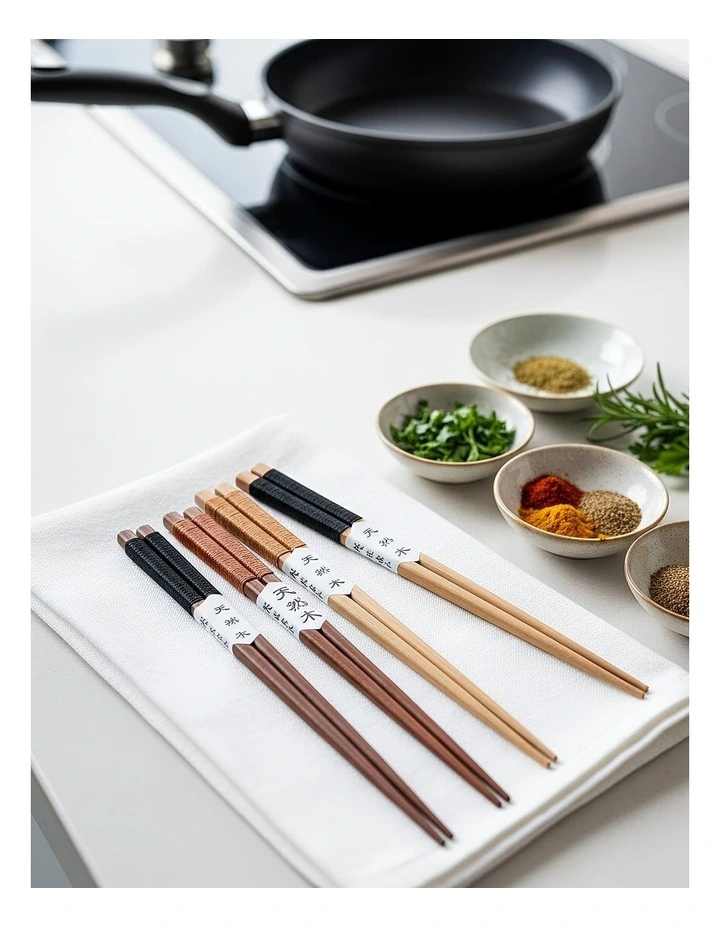 Wooden Sushi Chopsticks 4 Pairs in Black image 5