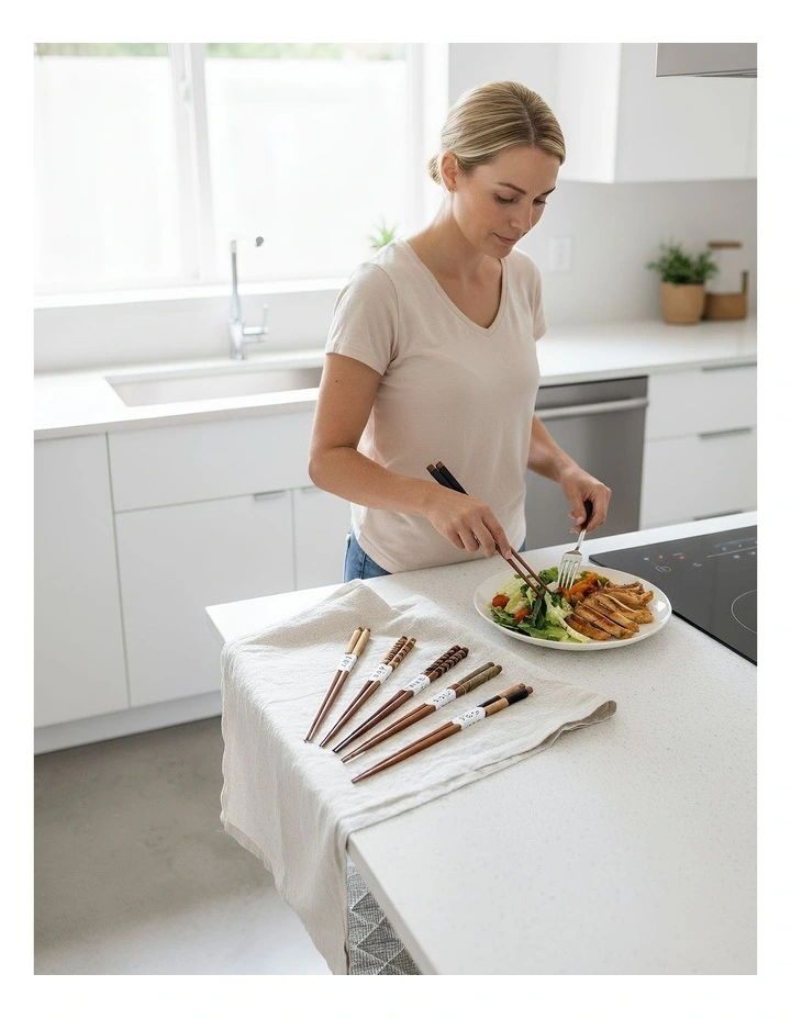 Reusable Wooden Chopsticks 6 Piece in Brown image 3