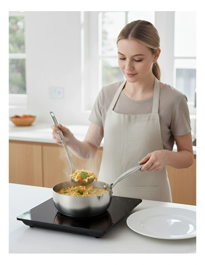 Non-Stick Stainless Steel Kitchen Snow Pan with Lid in Silver image 4
