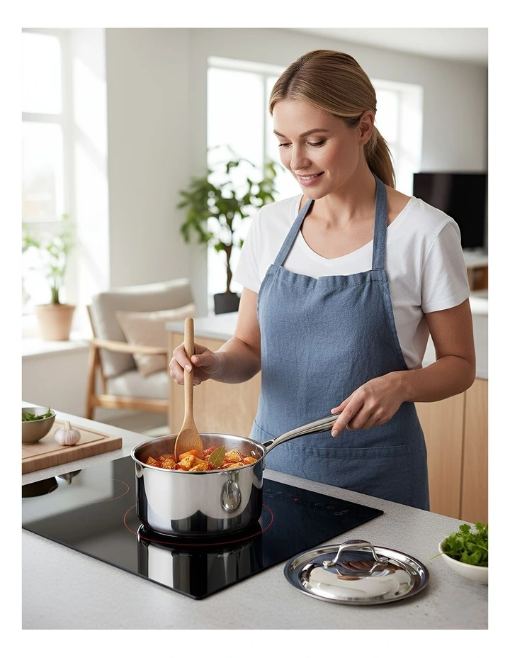 Stainless Steel Saucepan in Silver image 4