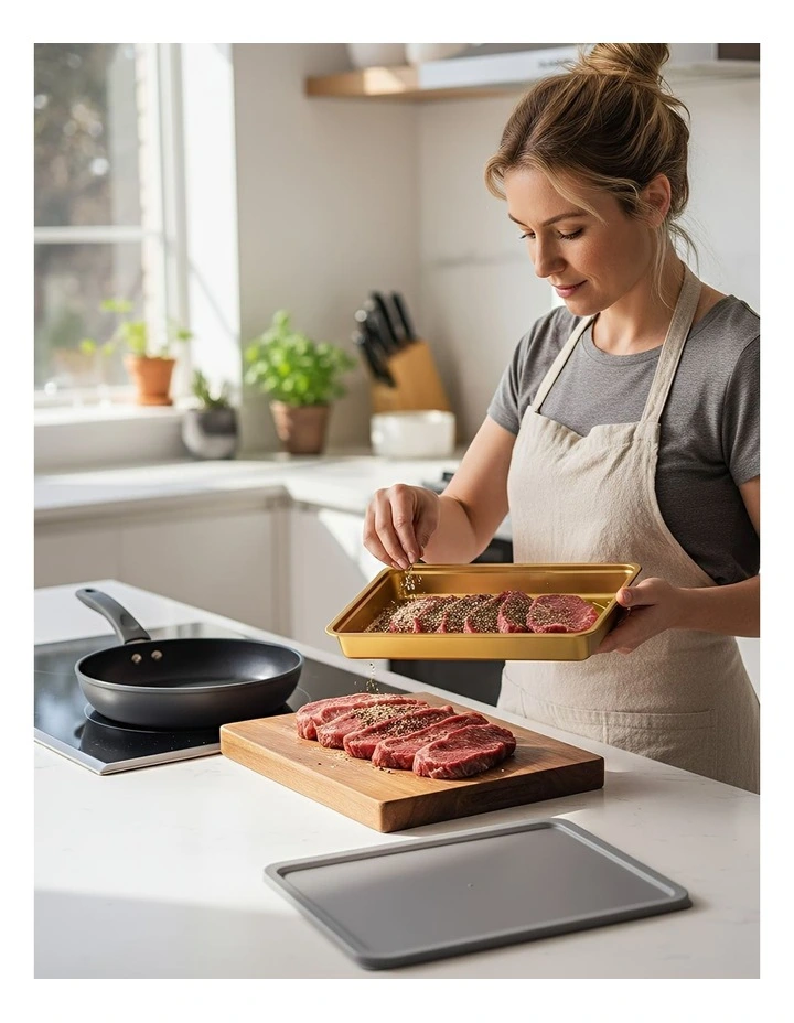 Crisper Box with Sealed Lid 2 Pieces in Gold image 4