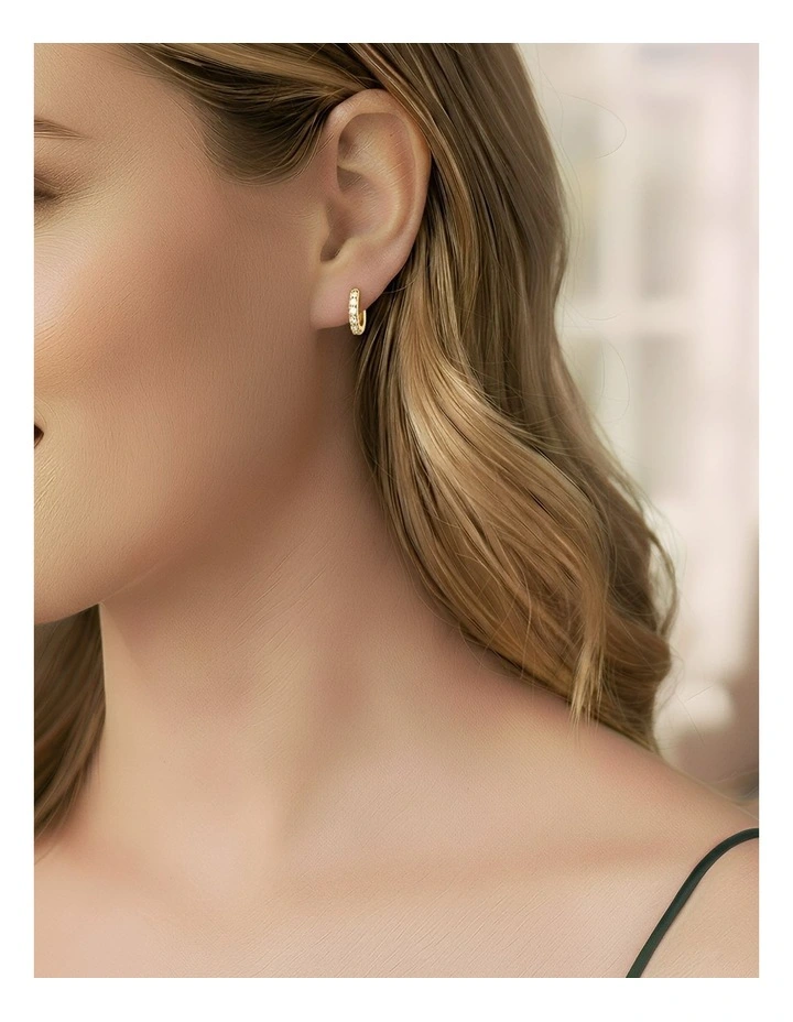 Hoop Earrings in Gold image 2