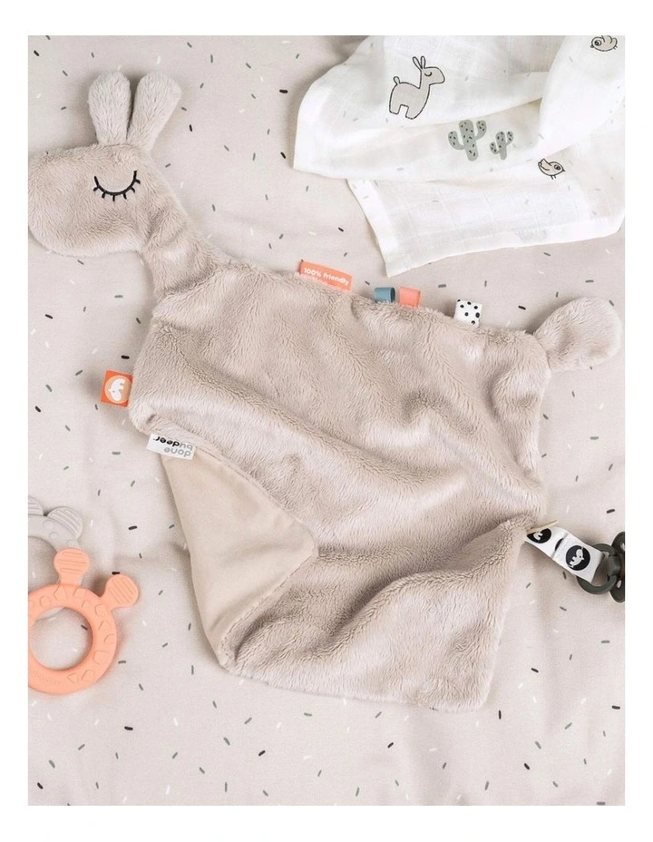 Comfort Blanket in Beige image 2