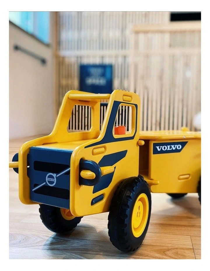 Volvo Truck image 2
