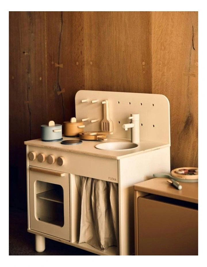 Kitchen in Cream image 3