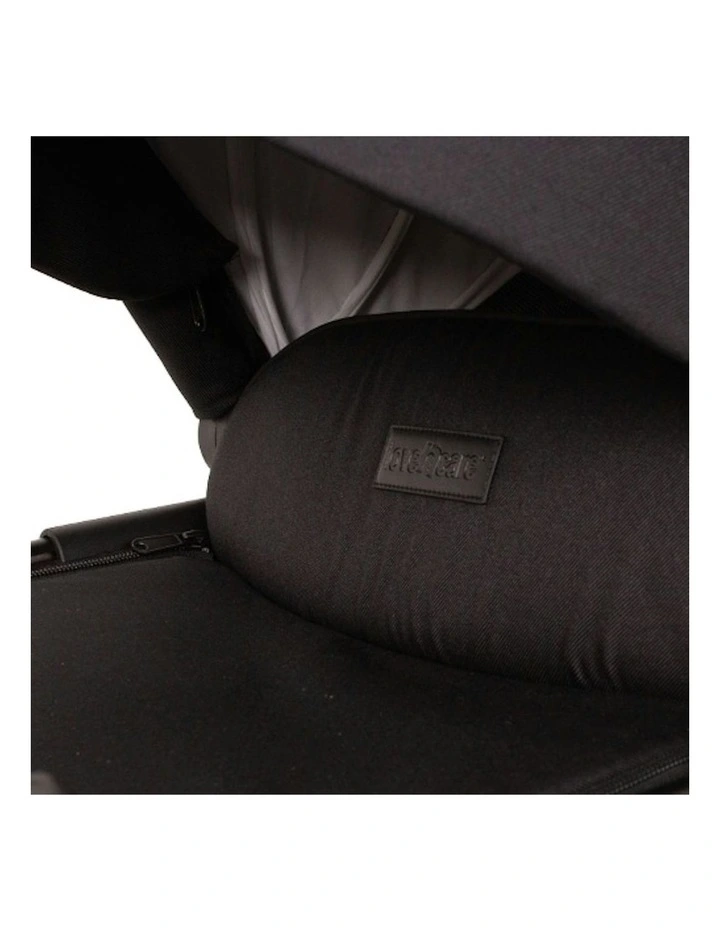Phantom Carry Cot in Black image 6