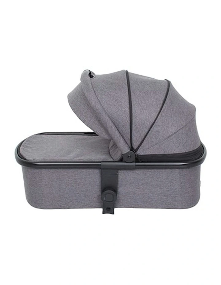 Phantom Carry Cot in Grey image 3