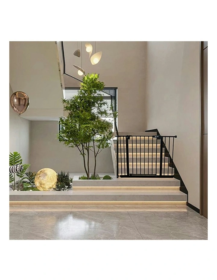 Safety Gate in Black image 3