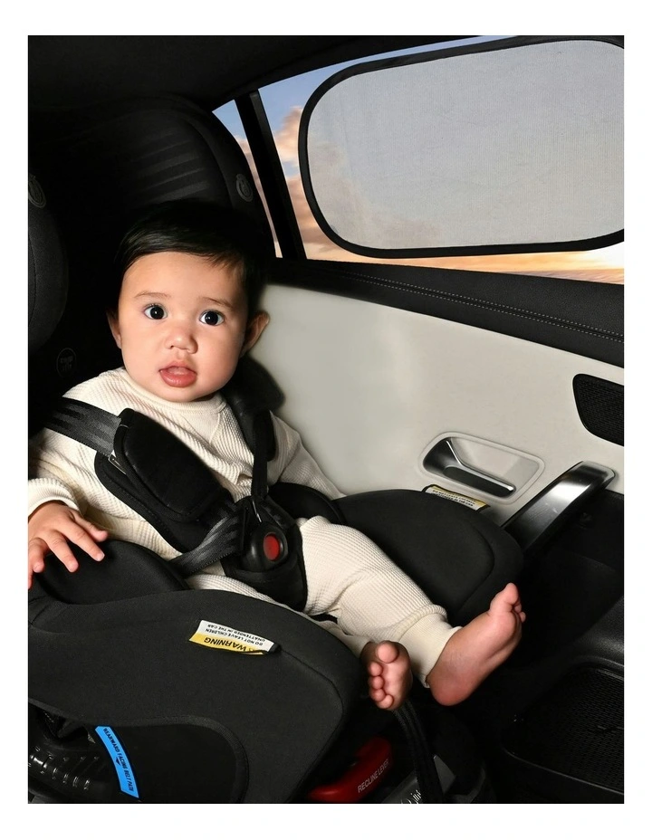 Car Uv Window Shade in Black image 2
