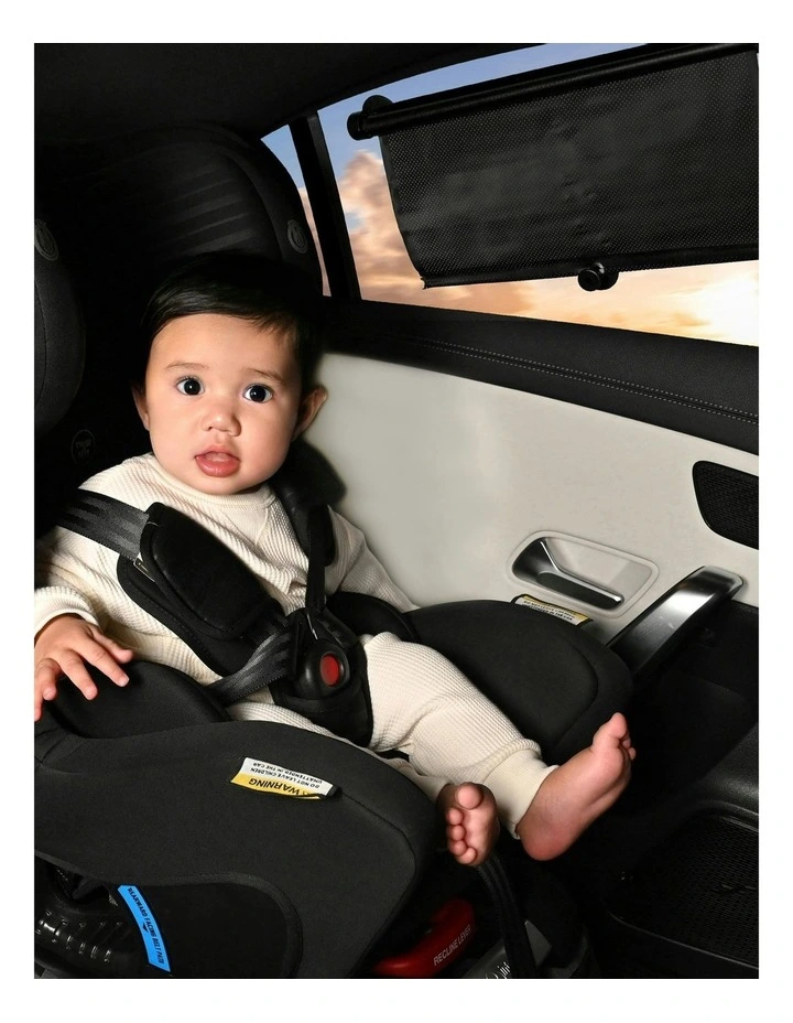 Car Pull Down Uv Window Shade in Black image 2
