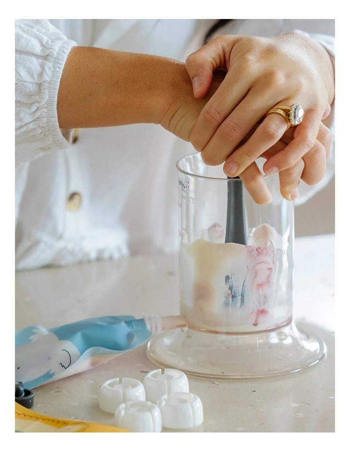 Reusable Baby Food Pouches and Yoghurt Pouches Organizer Bundle 120ml of 20 Pack in Cerulean and Sage image 4